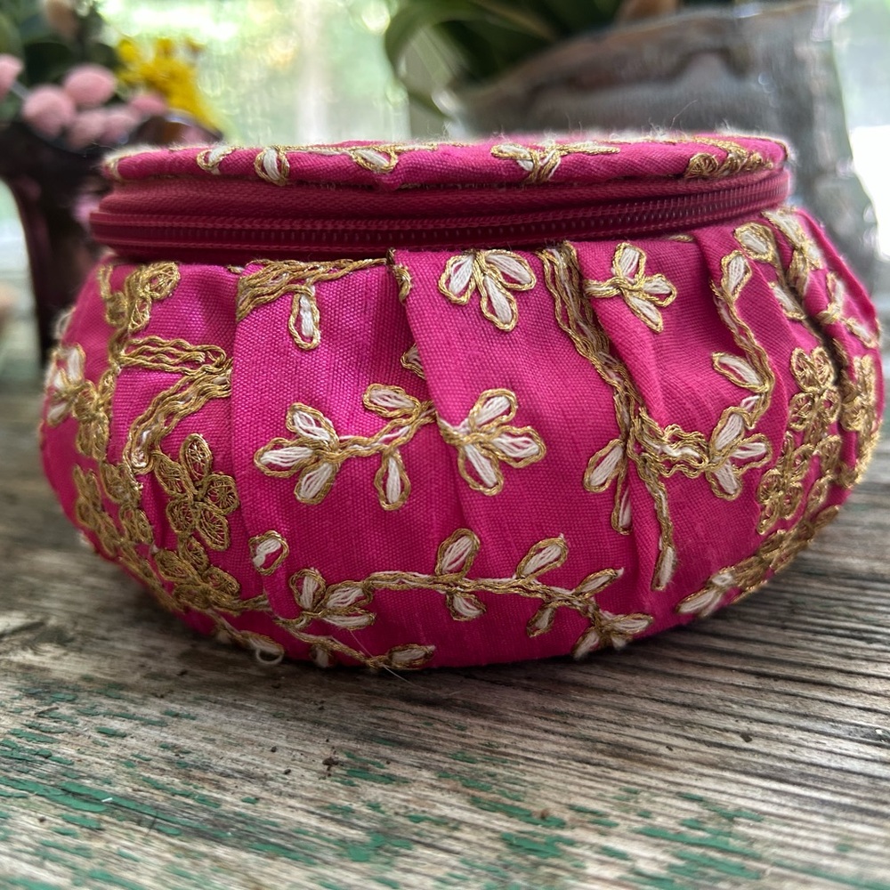 Shree Handicrafts Pink and Gold Travel Jewelry Box - Picture 3 of 13